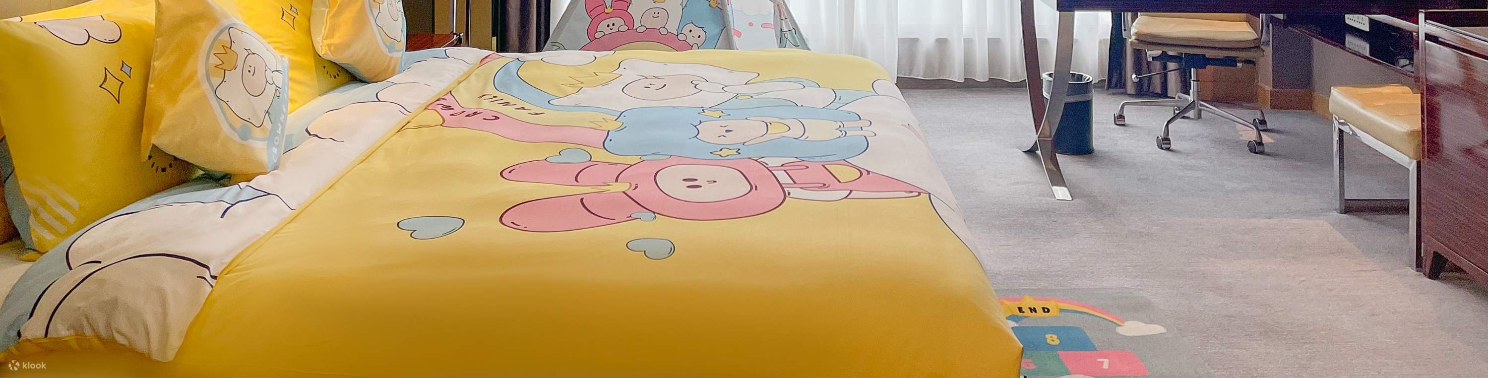 Camera genitore-figlio a tema familiare Crown